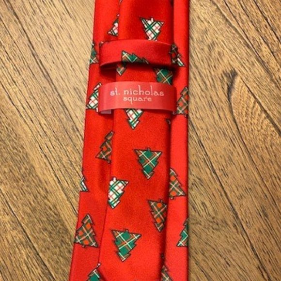 St. Nicholas Square Christmas Necktie - Picture 4 of 8